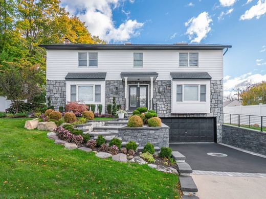 Μονοκατοικία σε Glenwood Landing, Nassau County