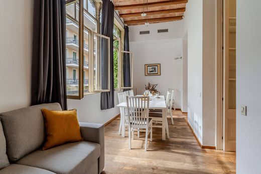 Apartment / Etagenwohnung in Barcelona, Provinz Barcelona