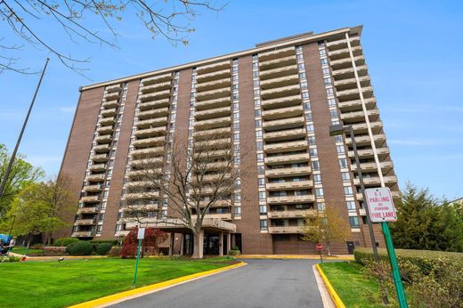 Apartment in McLean, Fairfax County