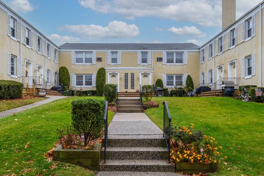 Luxe woning in Bellerose, Nassau County