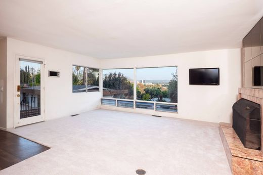 Luxury home in Riverside, Riverside County