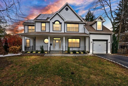 Detached House in Chevy Chase, Washington County