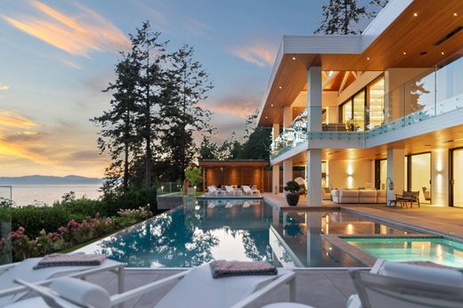 Casa Unifamiliare a Roberts Creek, Sunshine Coast Regional District