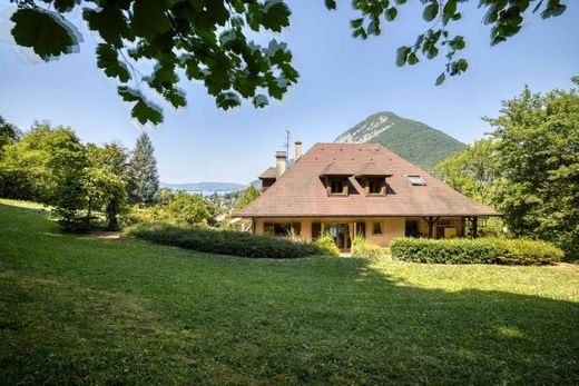 Vrijstaand huis in Menthon-Saint-Bernard, Haute-Savoie