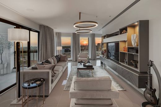 Apartment / Etagenwohnung in London, Greater London