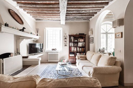 Villa Crespina Lorenzana, Pisa ilçesinde