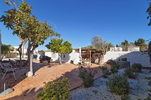 Vrijstaand huis in Santa Eulària des Riu, Balearen