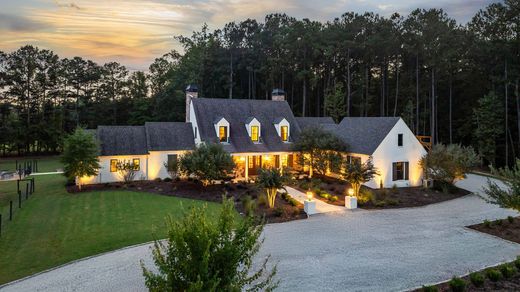 Detached House in Chattahoochee Hills, Fulton County