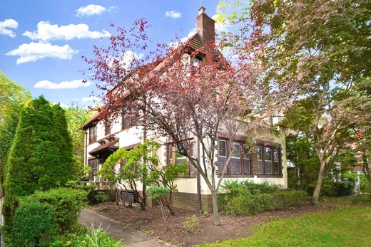 Casa Unifamiliare a Forest Hills, Queens County