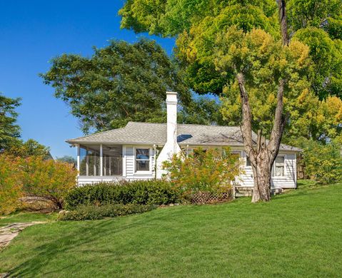 بيت مستقل ﻓﻲ Southampton, Suffolk County