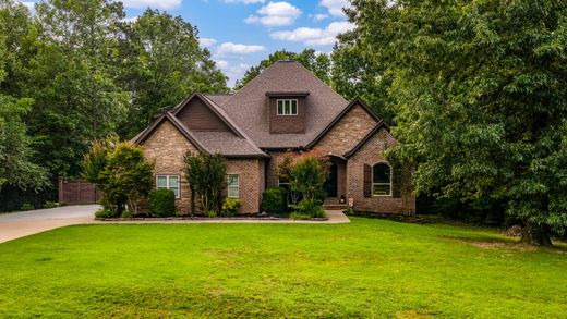 Detached House in Benton, Saline County