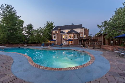 Luxury home in Centreville, Fairfax County