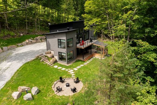 Detached House in La Conception, Laurentides