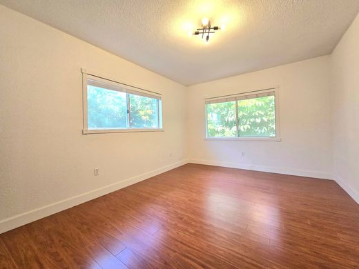 ﺷﻘﺔ ﻓﻲ Bay Harbor Islands, Miami-Dade County