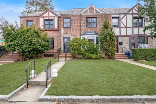 Luxe woning in Forest Hills, Queens County