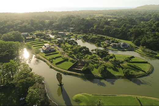 Apartment / Etagenwohnung in Garabito, Provincia de San José