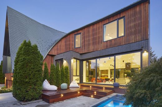 Detached House in Toronto, Ontario