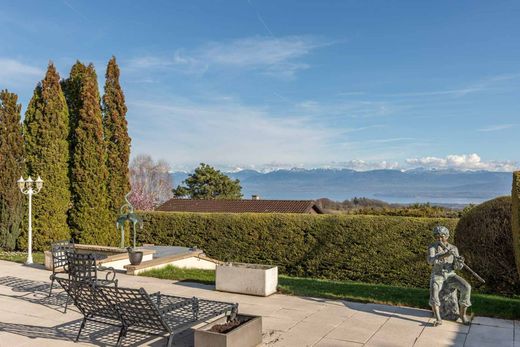 Detached House in Arzier, Nyon District