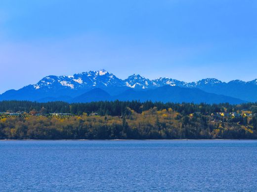Detached House in Bainbridge Island, Kitsap County