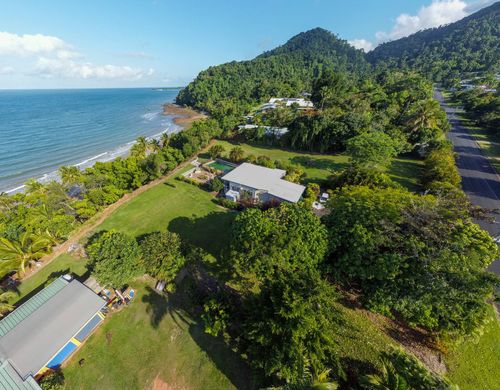 Terrain à Bingil Bay, Cassowary Coast