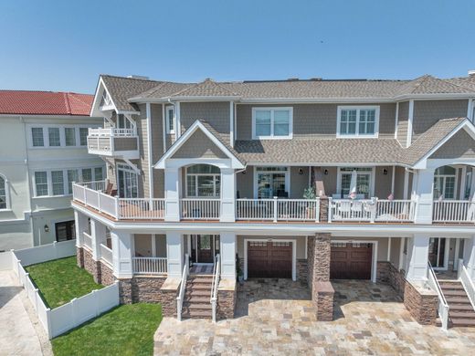 Townhouse in North Wildwood, Cape May County