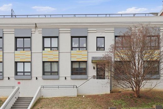 Apartment in Washington, Washington County