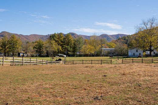 Land in Black Mountain, Buncombe County