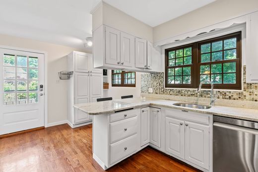 Detached House in Newton, Middlesex County