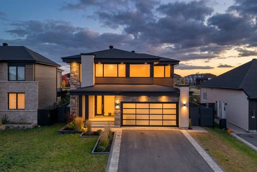 Detached House in Saint-Eustache, Laurentides