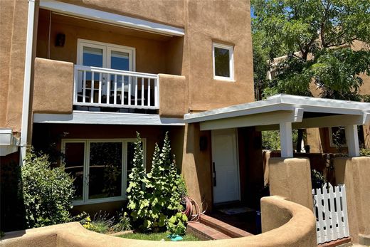 Apartment / Etagenwohnung in Santa Fe, Santa Fe County