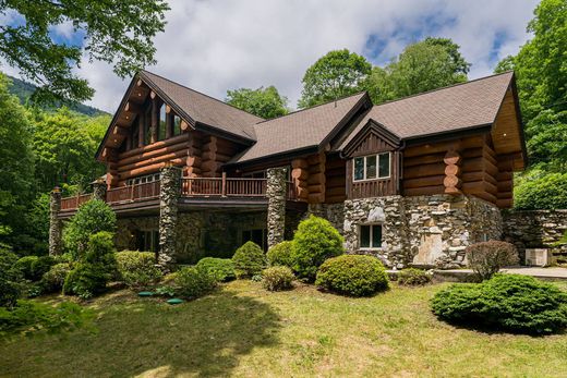 Waynesville, Haywood Countyの一戸建て住宅