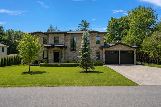 Detached House in Baie-D'Urfé, City of Montréal