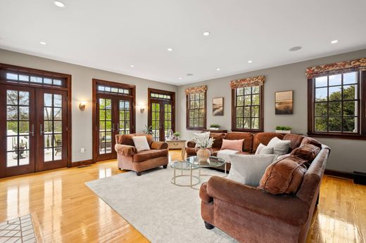 Detached House in Arlington, Middlesex County