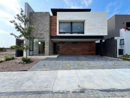 Detached House in Santiago de Querétaro, Querétaro