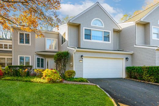 Vrijstaand huis in Glen Cove, Nassau County