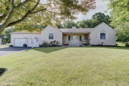 Detached House in Watertown, Litchfield County