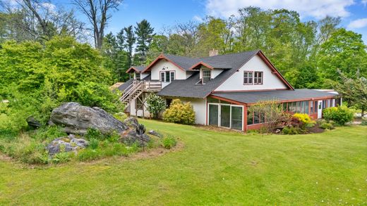 Detached House in Lenox, Berkshire County