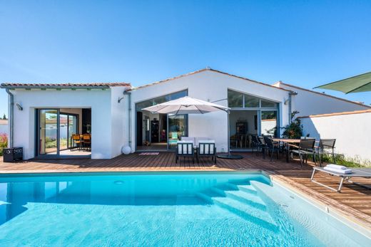 Detached House in La Couarde-sur-Mer, Charente-Maritime