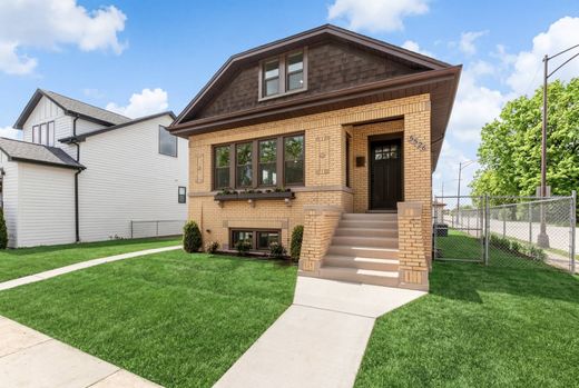 Detached House in Chicago, Cook County
