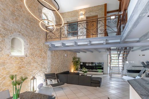 Apartment / Etagenwohnung in La Turbie, Alpes-Maritimes