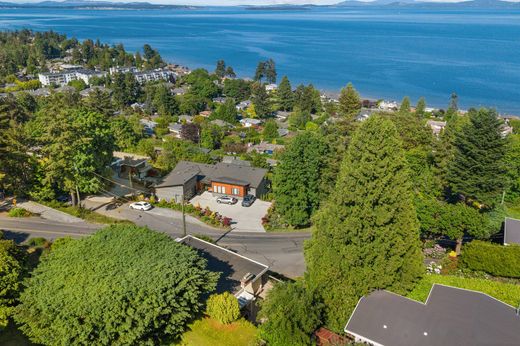 Detached House in Saanich, Capital Regional District