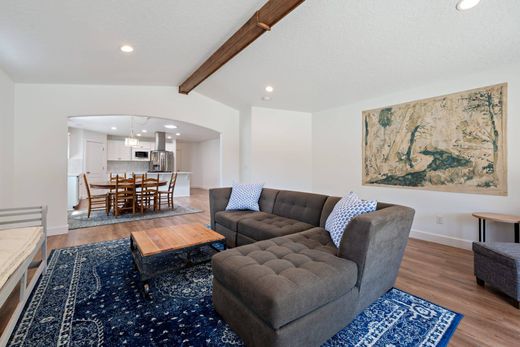 Luxury home in Bend, Deschutes County