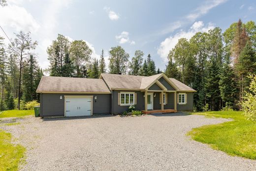 Detached House in Saint-Sauveur, Laurentides