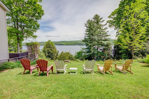 Detached House in Potton, Estrie