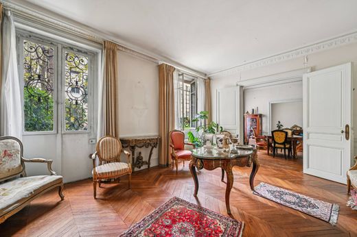 Apartment in La Muette, Auteuil, Porte Dauphine, Paris