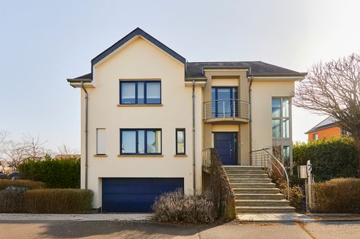 Detached House in Dudelange, Canton d'Esch-sur-Alzette