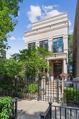 Detached House in Chicago, Cook County