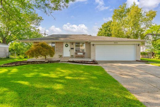 Detached House in Troy, Oakland County