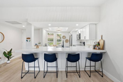 Daire Naples, Collier County