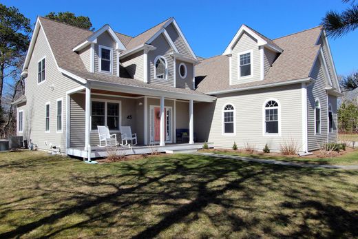 Detached House in Brewster, Barnstable County